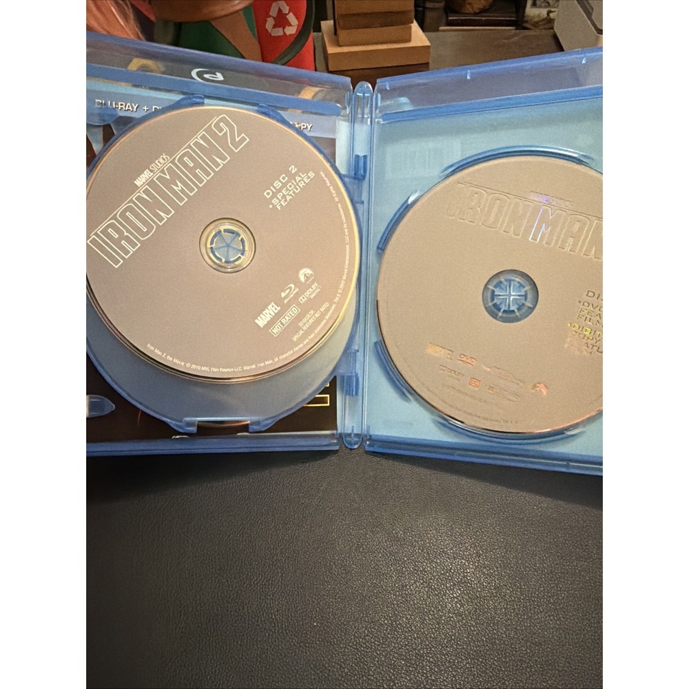Iron Man 2 (Blu-ray, 2010)! - Picture 5 of 6